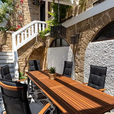 Letty's Luxury * Rhodes City